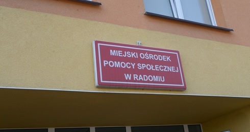 Miejski Ośrodek Pomocy Społecznej w Radomiu mieści się przy ul. Limanowskiego 134.