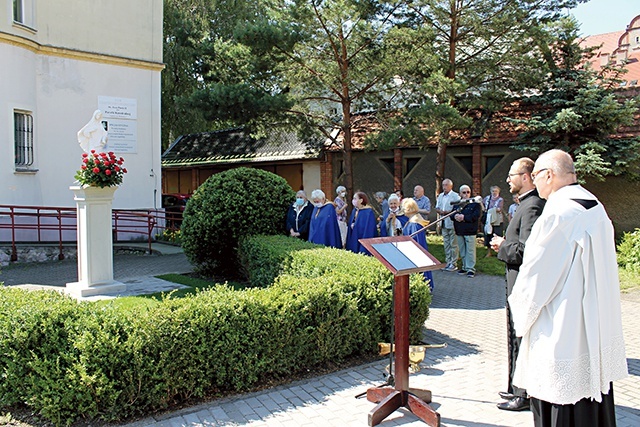 ▲	W wydarzeniu wzięli udział wierni z parafii katedralnej. 