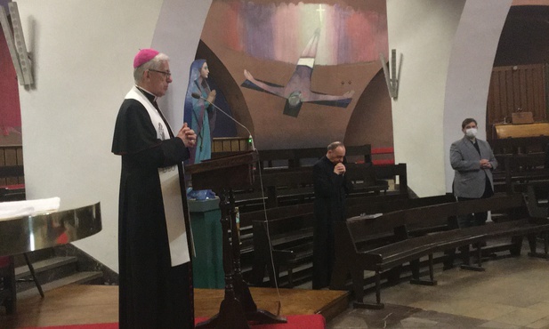 Abp Skworc do prezbiterów: Trzeba odbudować parafialne wspólnoty