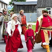 Zjazdowi przewodził symbolicznie mąż królowej Marysieńki (Waldemar Młodawski) w oprawie GRH z Bydgoszczy.