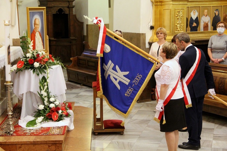 Zakończenie peregrynacji obrazu i relikwii św. Jana Pawła II w tarnowskiej katedrze