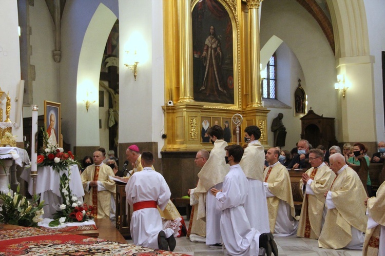 Zakończenie peregrynacji obrazu i relikwii św. Jana Pawła II w tarnowskiej katedrze