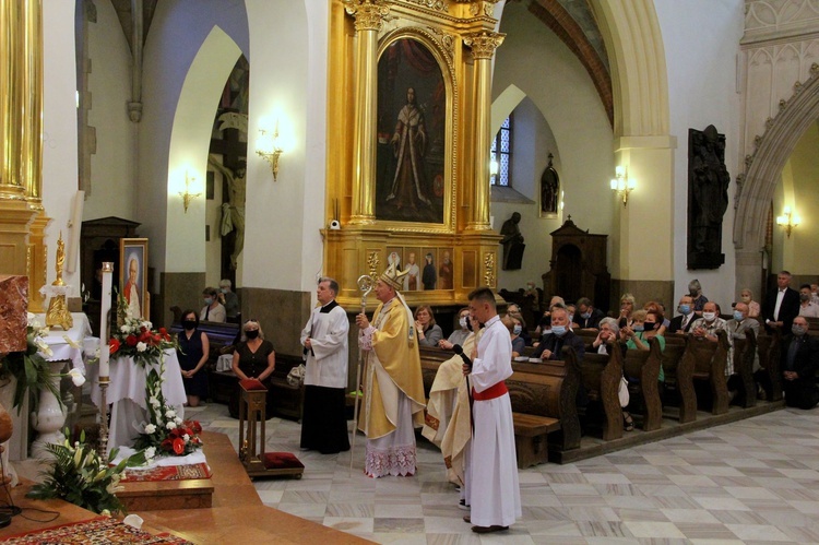 Zakończenie peregrynacji obrazu i relikwii św. Jana Pawła II w tarnowskiej katedrze