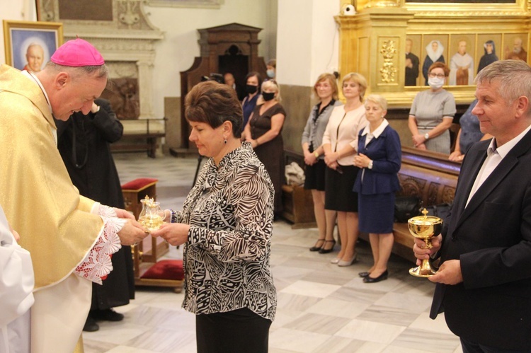 Zakończenie peregrynacji obrazu i relikwii św. Jana Pawła II w tarnowskiej katedrze