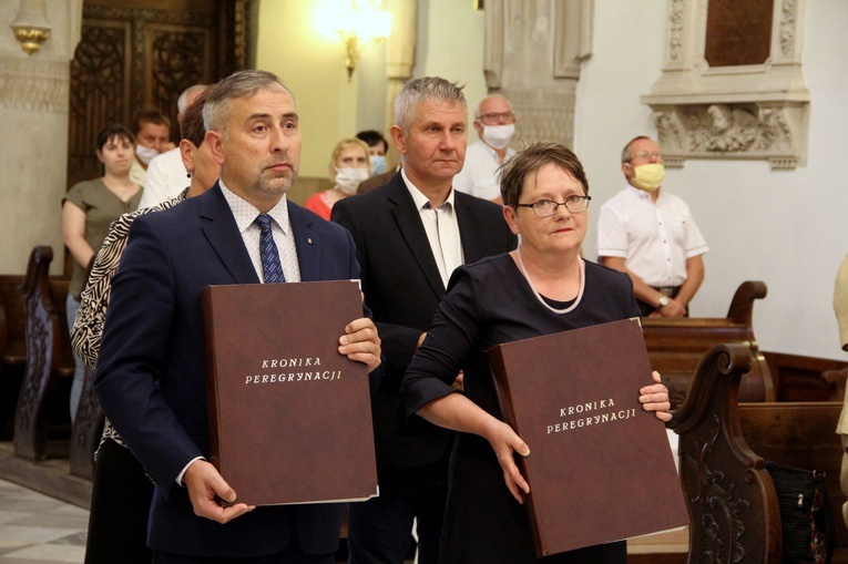 Zakończenie peregrynacji obrazu i relikwii św. Jana Pawła II w tarnowskiej katedrze