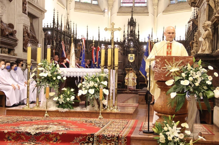 Zakończenie peregrynacji obrazu i relikwii św. Jana Pawła II w tarnowskiej katedrze