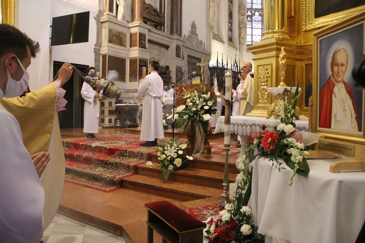 Zakończenie peregrynacji obrazu i relikwii św. Jana Pawła II w tarnowskiej katedrze