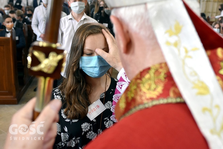 Bierzmowanie i odpust w strzegomskiej parafii