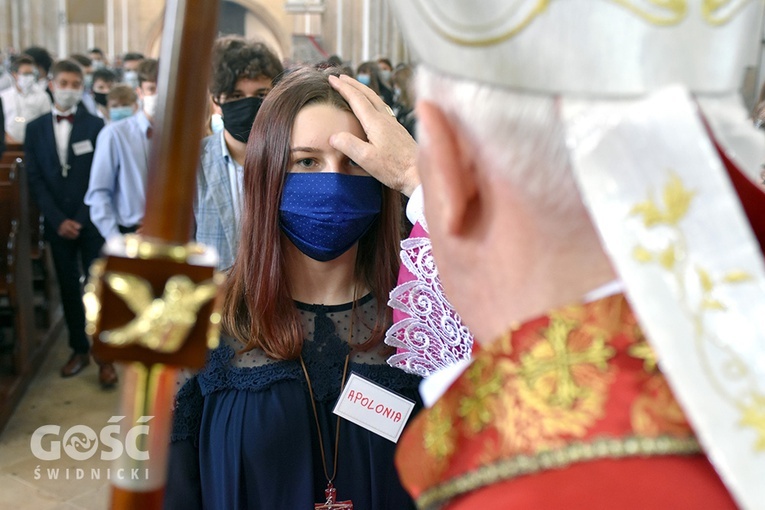 Bierzmowanie i odpust w strzegomskiej parafii