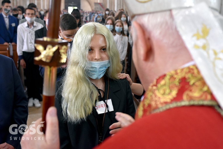 Bierzmowanie i odpust w strzegomskiej parafii