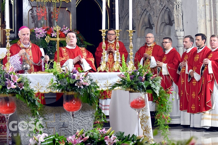 Bierzmowanie i odpust w strzegomskiej parafii