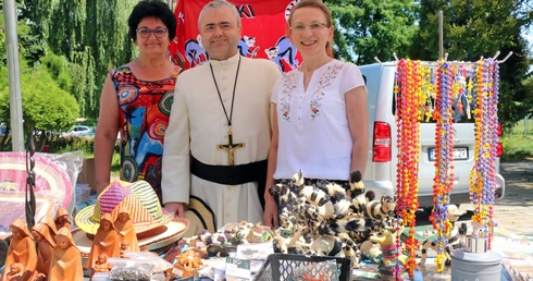 Na Popowicach u oblatów poczuli tropikalny wiatr