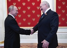 Władimir Putin i Alaksandr Łukaszenka, „skazani  na siebie” partnerzy.