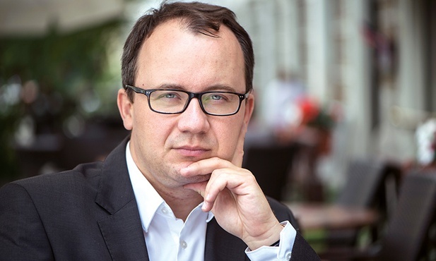 Adam Bodnar jest Rzecznikiem Praw Obywatelskich od 2015 roku. Jego kadencja kończy się we wrześniu.