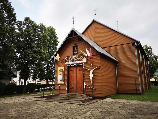 Budowa kościoła w Gołkowicach