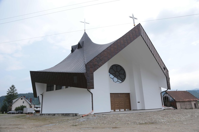 Budowa kościoła w Gołkowicach