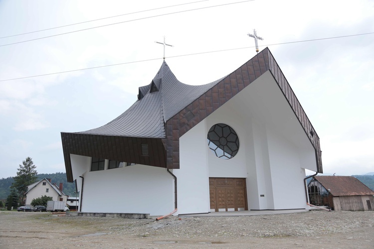 Budowa kościoła w Gołkowicach