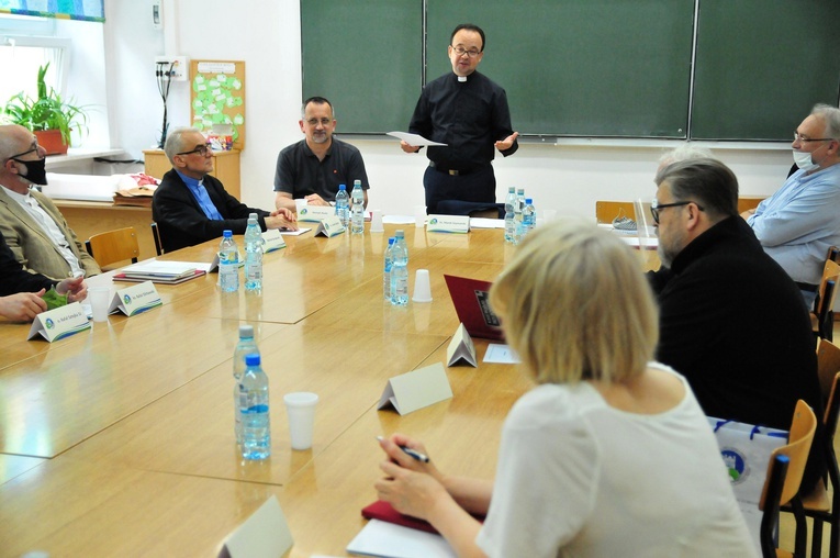 Posiedzenie komisji synodalnej "Kościół w dialogu z kulturą"