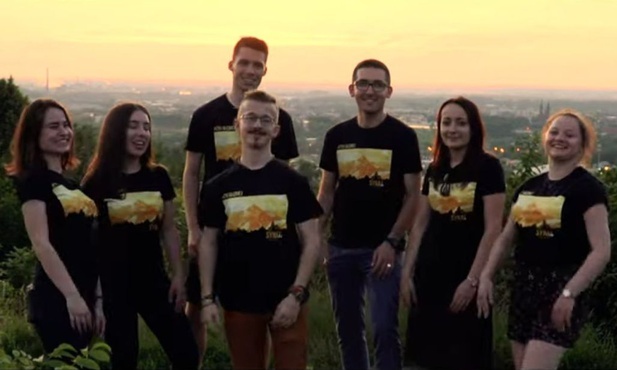Synaj rapuje na rzecz walki z COVID-19