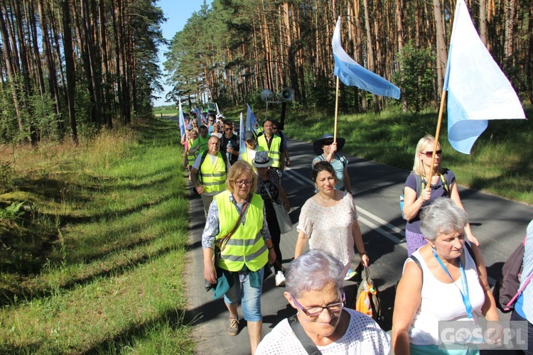 Pielgrzymka w pierwszą sobotę miesiąca do sanktuarium Matki Bożej Rokitniańskiej