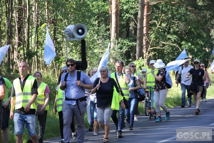 Pielgrzymka w pierwszą sobotę miesiąca do sanktuarium Matki Bożej Rokitniańskiej