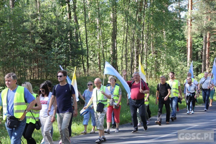 Pielgrzymka w pierwszą sobotę miesiąca do sanktuarium Matki Bożej Rokitniańskiej