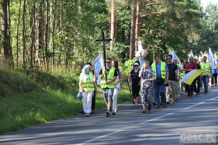 Pielgrzymka w pierwszą sobotę miesiąca do sanktuarium Matki Bożej Rokitniańskiej
