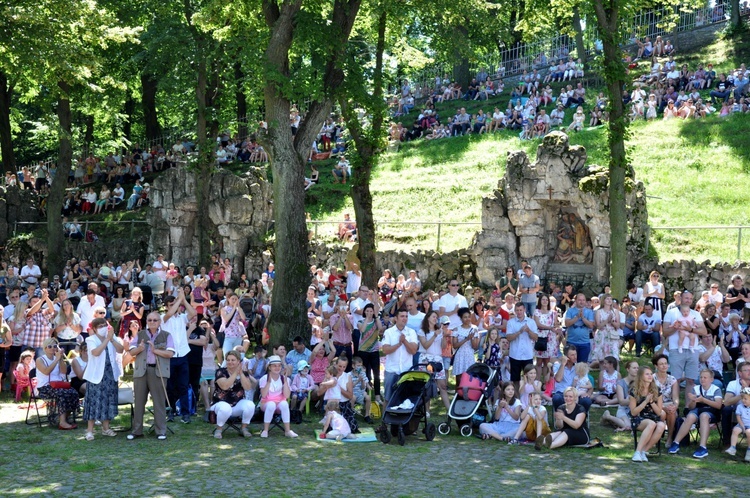 Pielgrzymka dzieci na Górę Świętej Anny