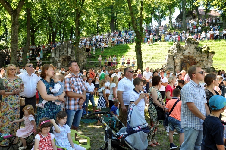 Pielgrzymka dzieci na Górę Świętej Anny