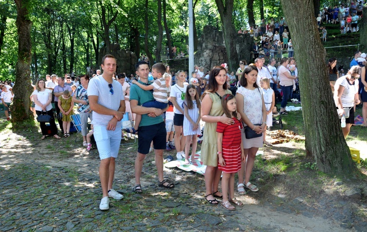 Pielgrzymka dzieci na Górę Świętej Anny