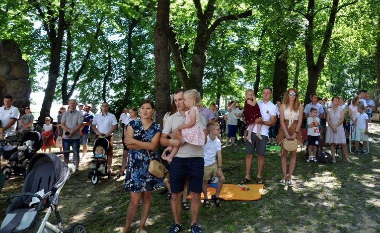 Pielgrzymka dzieci na Górę Świętej Anny