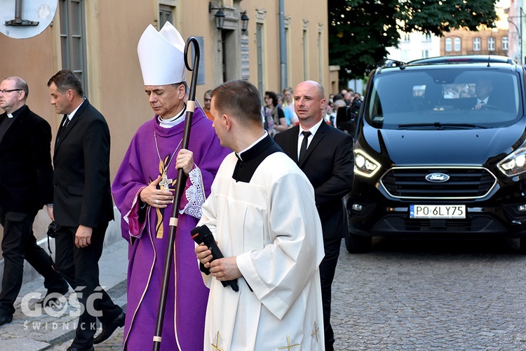 Strzegom. Eksporta ciała ks. Marka Żmudy