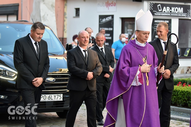 Strzegom. Eksporta ciała ks. Marka Żmudy