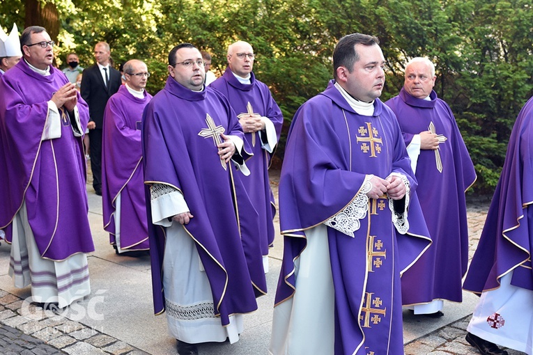 Strzegom. Eksporta ciała ks. Marka Żmudy