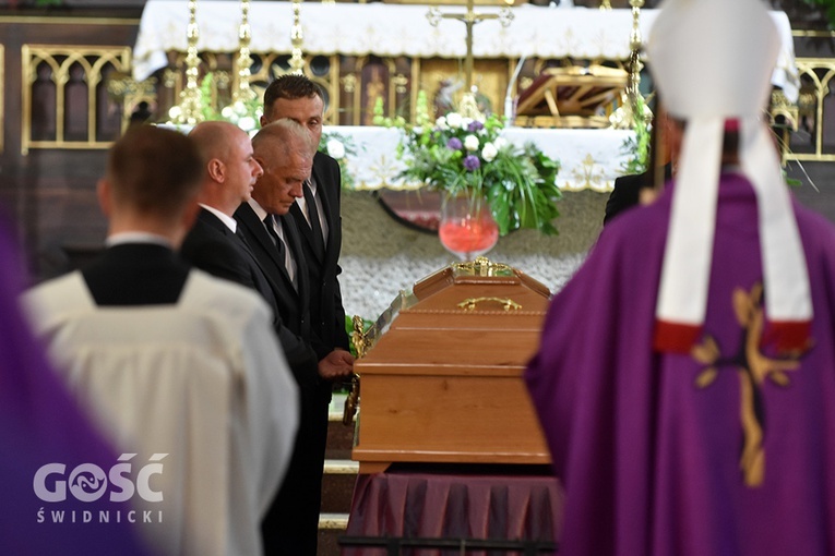 Strzegom. Eksporta ciała ks. Marka Żmudy