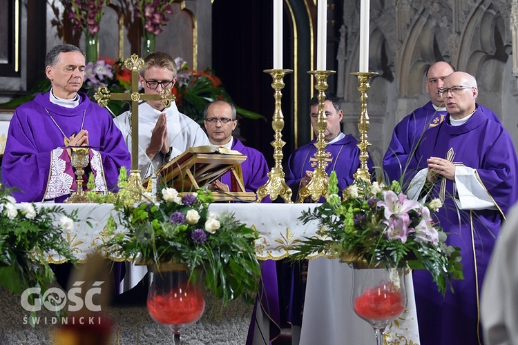 Strzegom. Eksporta ciała ks. Marka Żmudy