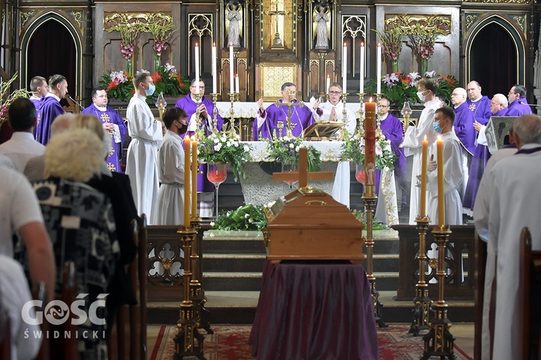 Strzegom. Eksporta ciała ks. Marka Żmudy