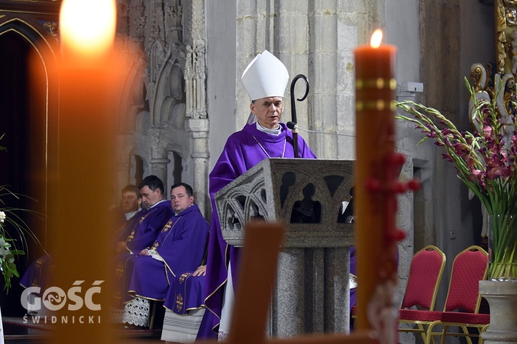 Strzegom. Eksporta ciała ks. Marka Żmudy