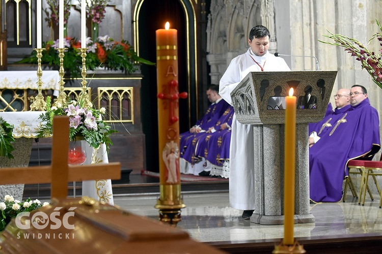 Strzegom. Eksporta ciała ks. Marka Żmudy