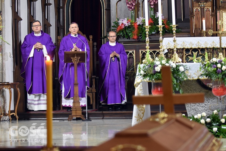 Strzegom. Eksporta ciała ks. Marka Żmudy