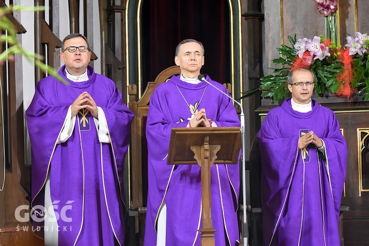 Strzegom. Eksporta ciała ks. Marka Żmudy