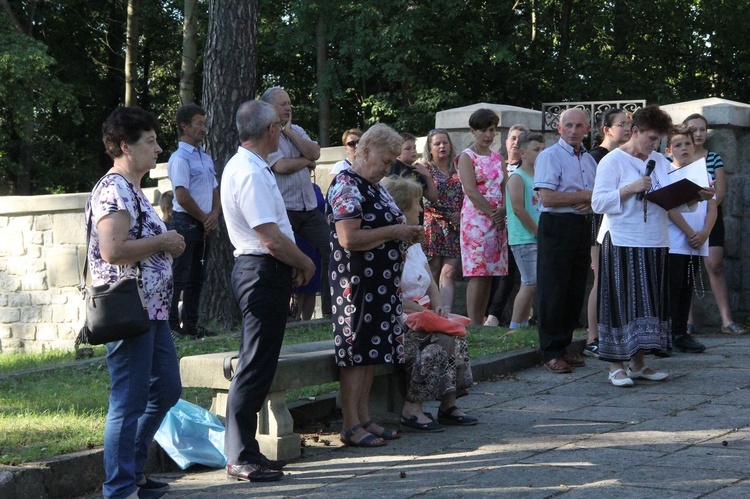 Limanowa. Różaniec za poległych na Jabłońcu