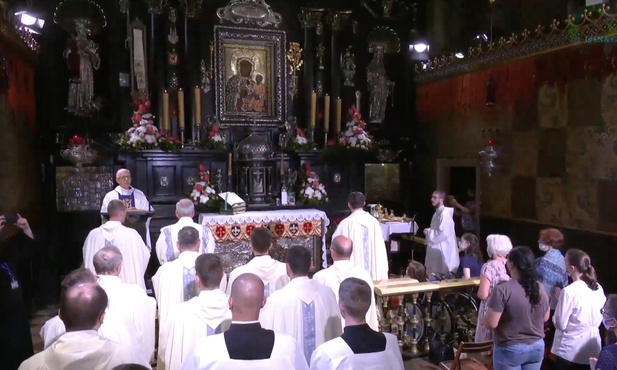 Abp Wiktor Skworc na Jasnej Górze: Urodziliśmy się, aby żyć i zmartwychwstać!