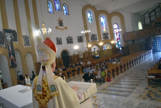 Eucharystia w kościele pw. MB Nieustającej Pomocy.
