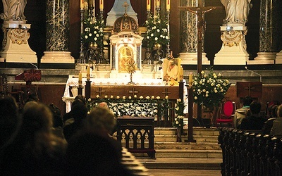 ▲	Eucharystia podczas męskiego spotkania.