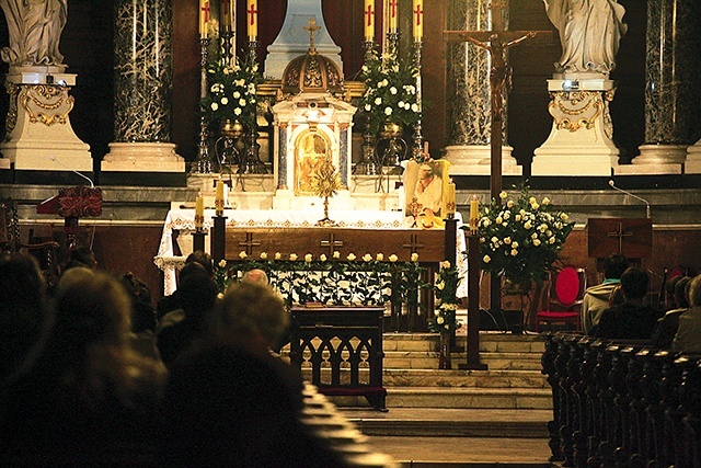 ▲	Eucharystia podczas męskiego spotkania.