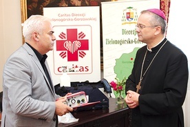 ▲	Przekazanie urządzenia odbyło się w Kurii Biskupiej  w Zielonej Górze.