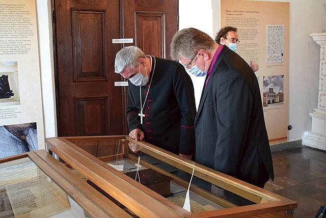 Ekspozycję zaprezentowano w Ratuszu Miejskim.