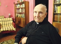 Jubilat w swoim mieszkaniu w Dąbrówce Małej.