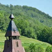 Niedawne malowanie dachu świątyni wymagało, ze względu na jego stromość, umiejętności alpinistycznych.